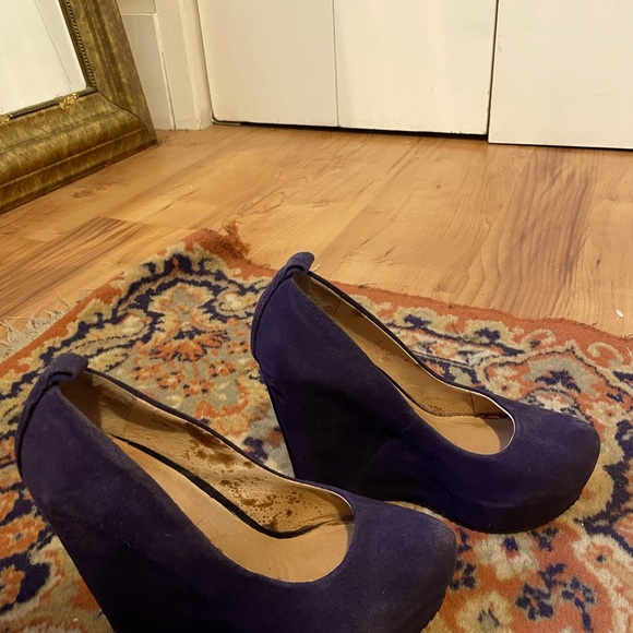 Crushed velvet purple wedges - Picture 3 of 3